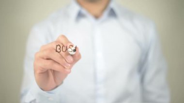 İş oluşum yönetim, şeffaf ekranda yazma adam