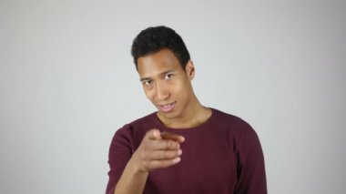 Beni ara, beni genç adam jest başvurun