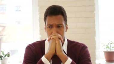 Hayal kırıklığına uğramış bıktınız, gergin adam iş yerinde vurguladı,