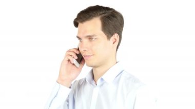 Genç yakışıklı adam kullanarak cep telefonu izole beyaz arka plan