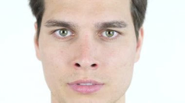 komik adam portresi ile göz yanıp sönen