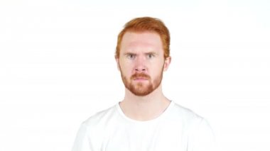 Dikey düşünceli genç adam endişeli