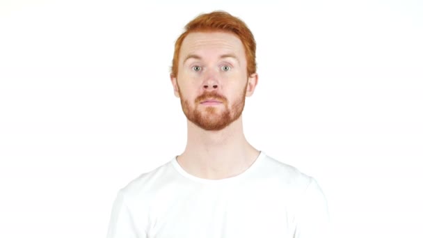 Está bem. Happy Red Hair Jovem homem bem sucedido completou sua tarefa, Retrato — Vídeo de Stock