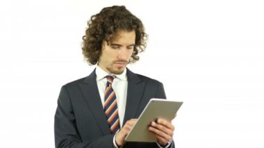 Güvenilir bir gülümseme ile başarılı bir iş adamı portresi