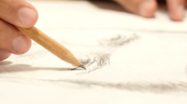 Sanatçı çizim kroki kadar yakın bir kişinin