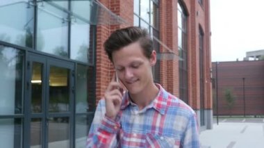 Yürüyüş ve telefon, ofisinin açık söz