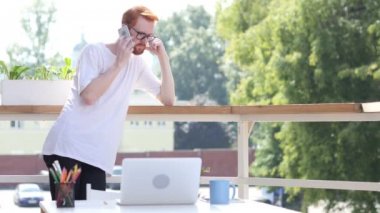 Arama, telefon, balkon açık duran konuşmaya çevirme