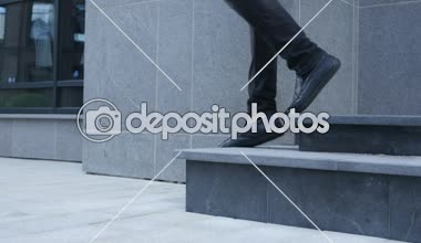 Office, yürüyüş ana sayfa adamım, ağır çekim bırakarak