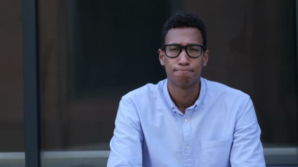 Gesture of Unsatisfaction, Thumbs Down by Young Black Handsome Man — Stock Video