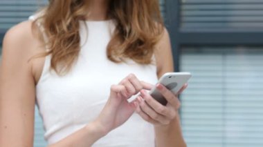 Baş ağrısı, portre yorgun genç adam