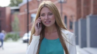 Evet, akıllı telefon açık güzel kız