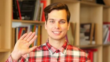 Online görüntülü sohbet, Skype, Web Cam görünümünü genç adam