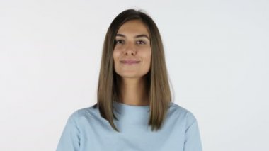 Başparmak yukarıya güzel kız, beyaz arka planda Studio tarafından