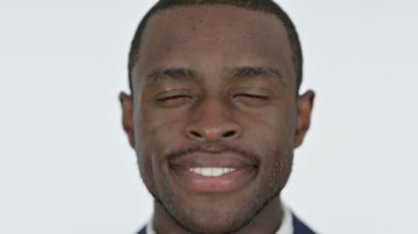 Gülümseyen Genç Afrikalı Adam, Beyaz Arkaplan 