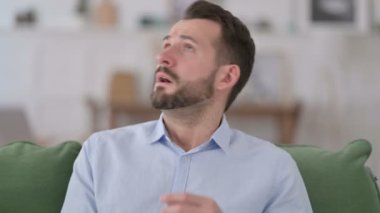 Evde Korkan Sakallı Genç Adam 'ın Portresi 