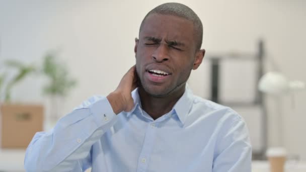 Portrait of African Man having Neck Pain in Office — Stok Video