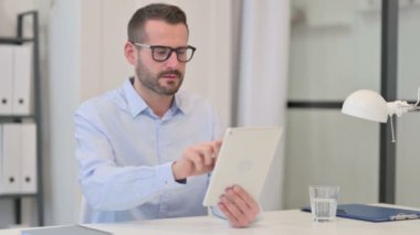 Tabletteki Kayıp Orta Yaşlı Adamı Hayal kırıklığına uğrattı 