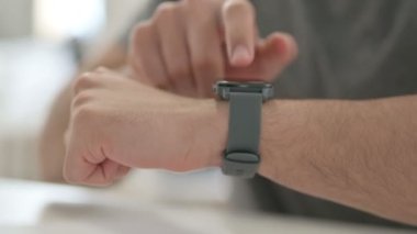 Akıllı Adam 'ın Elleri, Yakın Çekim