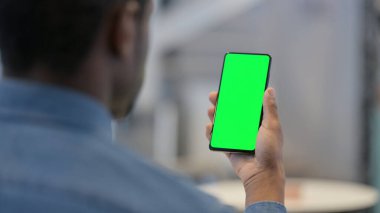 Yeşil Renkli Anahtar Ekranlı Akıllı Telefon