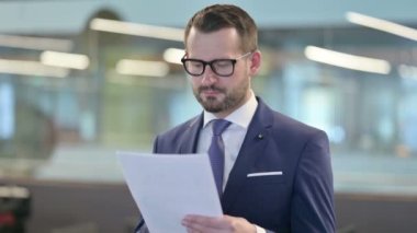 Ortaçağ İşadamı Okuma Belgeleri Portresi 