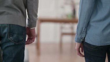 Çift Tutuşunun Elleri