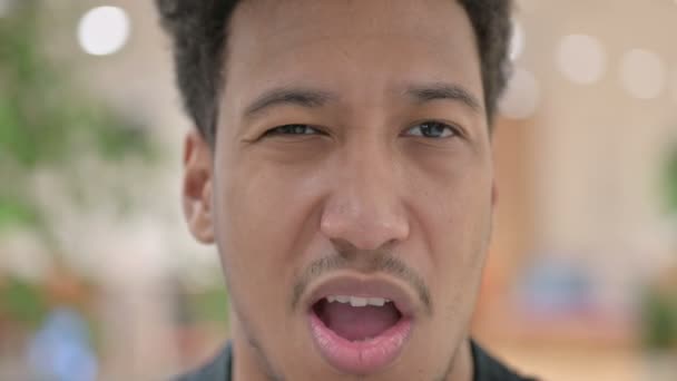 Close up of African American Man with Toothache, Cavity — Stock Video