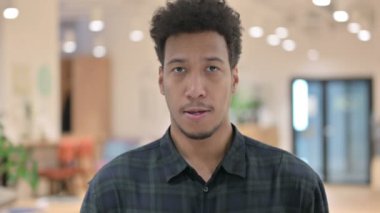 Başarılı Afrikalı Amerikalı Adam Kutlama 