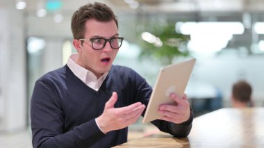 Tabletteki Kaybı Yaşayan Genç İşadamı