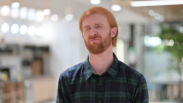 Portrait of Disappointed Redhead Man Reacting to Loss — Stock Photo, Image