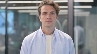 Şok Olmuş, Şaşırmış Adamın Portresi 