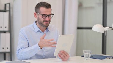 Tabletteki Kayıp Orta Yaşlı Adamı Hayal kırıklığına uğrattı 