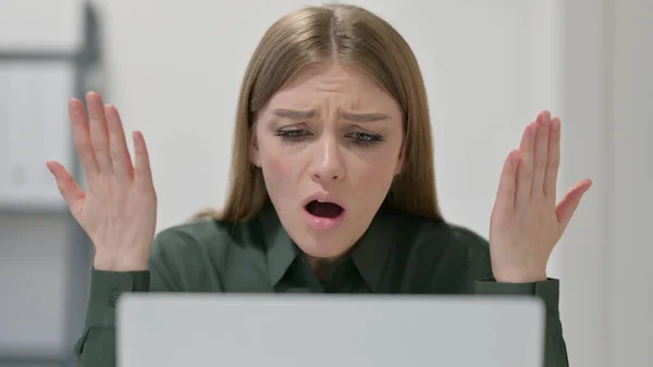 Close Up of Woman having Loss while using Laptop — Stock Photo, Image