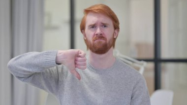 Genç Sakallı Kızıl Adam 'dan Baş Parmak İndirme İşareti 