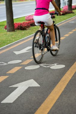 Bisiklet şeritli