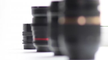 Beyaz arka plan üzerinde fotoğraf lensler 