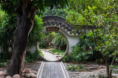 Çin Geleneksel Bahçeleri ve Antik Binalar, Doğu Asya Seyahati.