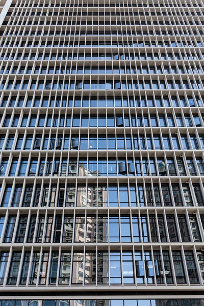 ガラスカーテンウォール近代的なオフィスビル — ストック写真