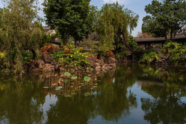 Çin Geleneksel Bahçeleri ve Antik Binalar, Doğu Asya Seyahati.