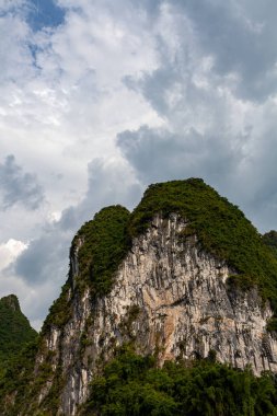 Çin Guilin Tepeleri, güzel Karst Dağı manzarası