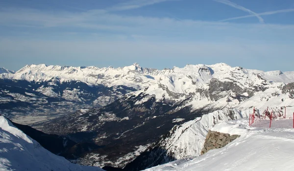 Mon Blanc kalemi ve Chamonix, panoramik manzaralı.