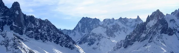 Mon Blanc kalemi ve Chamonix, panoramik manzaralı.