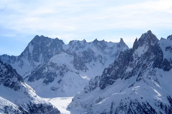 Mont Blanc-ra és Chamonix, hegyi panorámával. — Stock Fotó