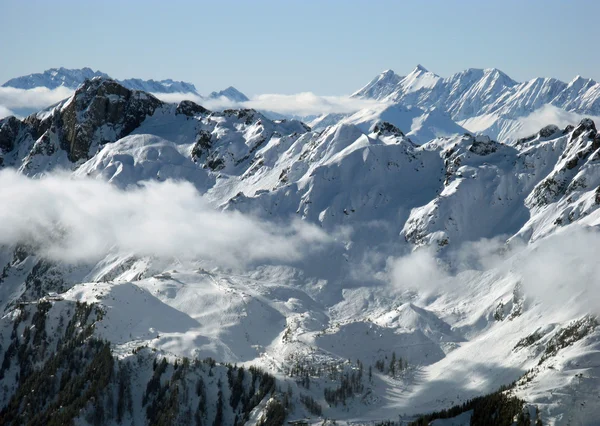 Mon Blanc kalemi ve Chamonix, panoramik manzaralı.