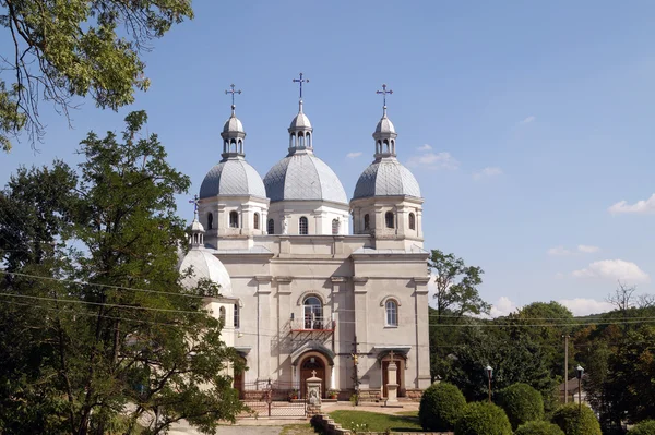 Hermosa iglesia católica griega en Strusiv —  Fotos de Stock