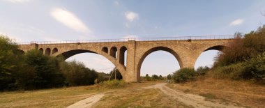 Ostriv, Ternopil Bölgesi yakınındaki demiryolu viyadük