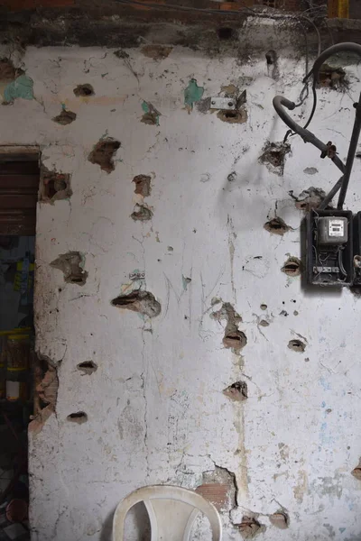 Rio de Janeiro güvenlik güçleri tarafından Rio de Janeiro 'da Komando Vermelho olarak bilinen suç örgütüne karşı yürütülen büyük bir operasyon. Penha Kompleksi 'nde yıkım - RJ. Rio de Janeiro, Brezilya: 10.29.2025