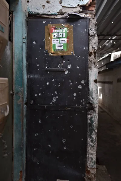 Rio de Janeiro güvenlik güçleri tarafından Rio de Janeiro 'da Komando Vermelho olarak bilinen suç örgütüne karşı yürütülen büyük bir operasyon. Penha Kompleksi 'nde yıkım - RJ. Rio de Janeiro, Brezilya: 10.29.2025