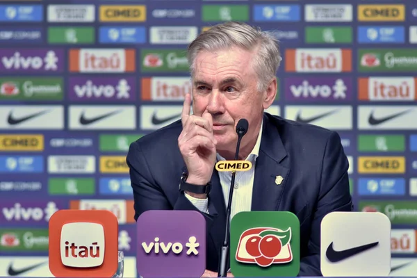 Brezilya Milli Futbol Takımı teknik direktörü Carlo Ancelotti, Senegal ve Tunus 'a karşı oynanan karşılaşmada Brezilya Milli Takımı' na çağrılan oyuncuların listesini duyurdu. Rio de Janeiro, Brezilya: 11.03.2025