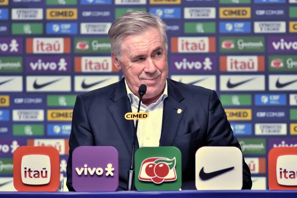 Brezilya Milli Futbol Takımı teknik direktörü Carlo Ancelotti, Senegal ve Tunus 'a karşı oynanan karşılaşmada Brezilya Milli Takımı' na çağrılan oyuncuların listesini duyurdu. Rio de Janeiro, Brezilya: 11.03.2025