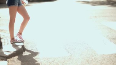 Poz ve shake güneşli içme seksi kadın